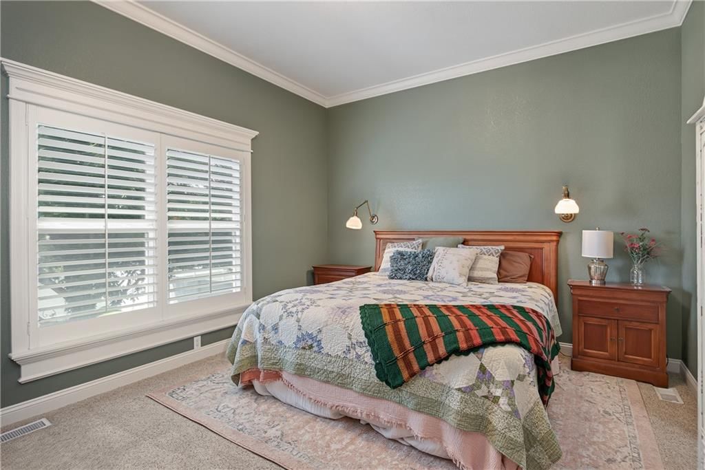 Photo 19 of 40 - 4506 Hallbrook Drive