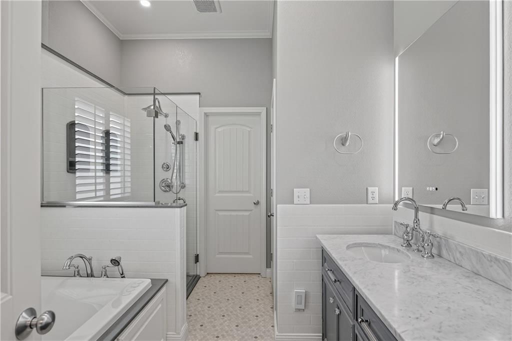 Photo 21 of 40 - 4506 Hallbrook Drive