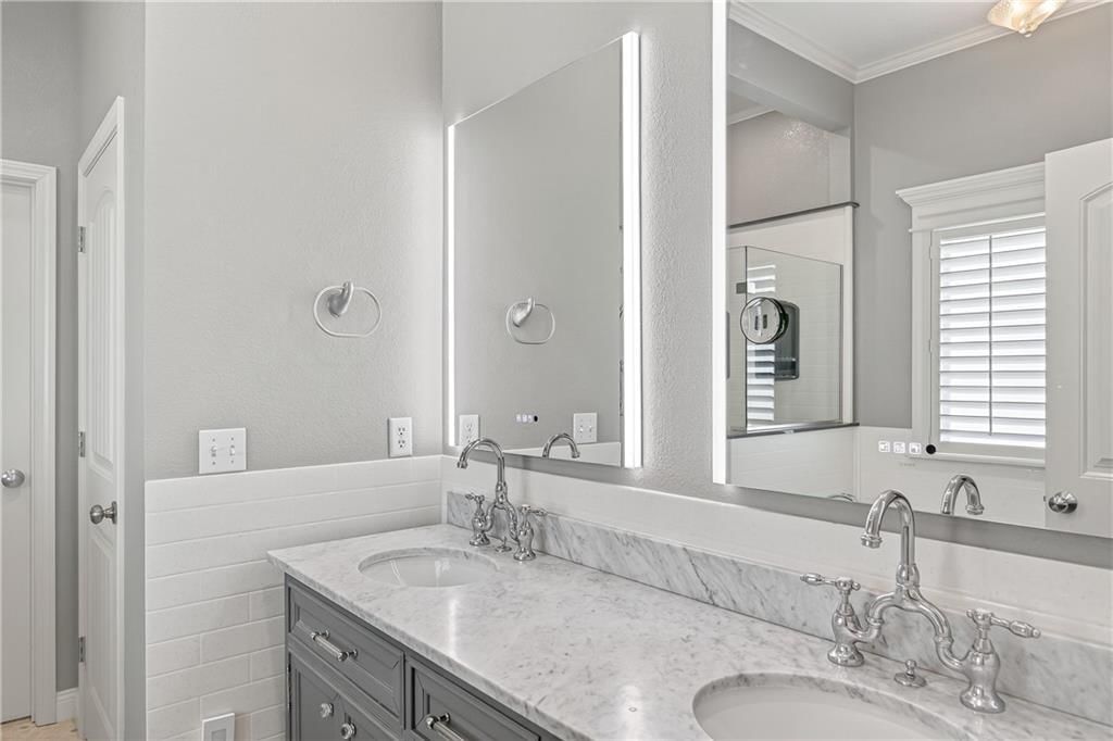 Photo 22 of 40 - 4506 Hallbrook Drive