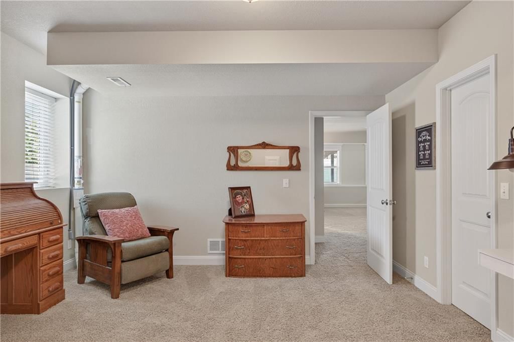 Photo 34 of 40 - 4506 Hallbrook Drive