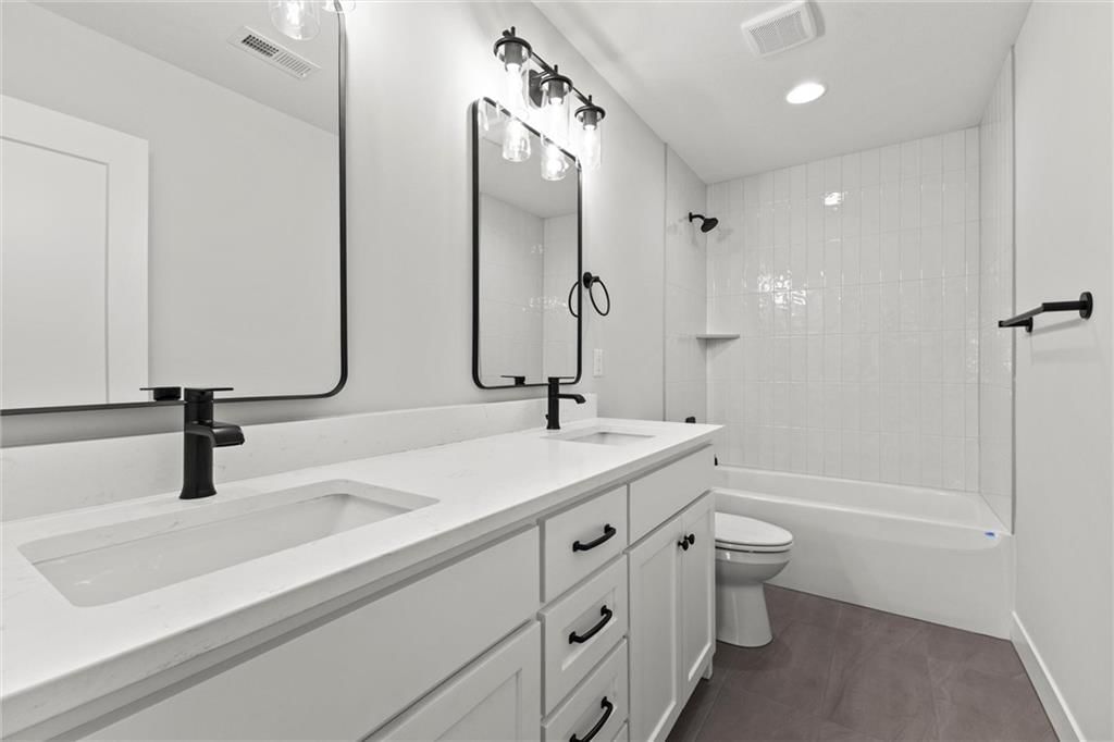 1025 SW Armie Street — photo 33