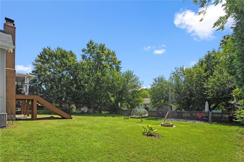 1609 Windsor Lane — photo 32