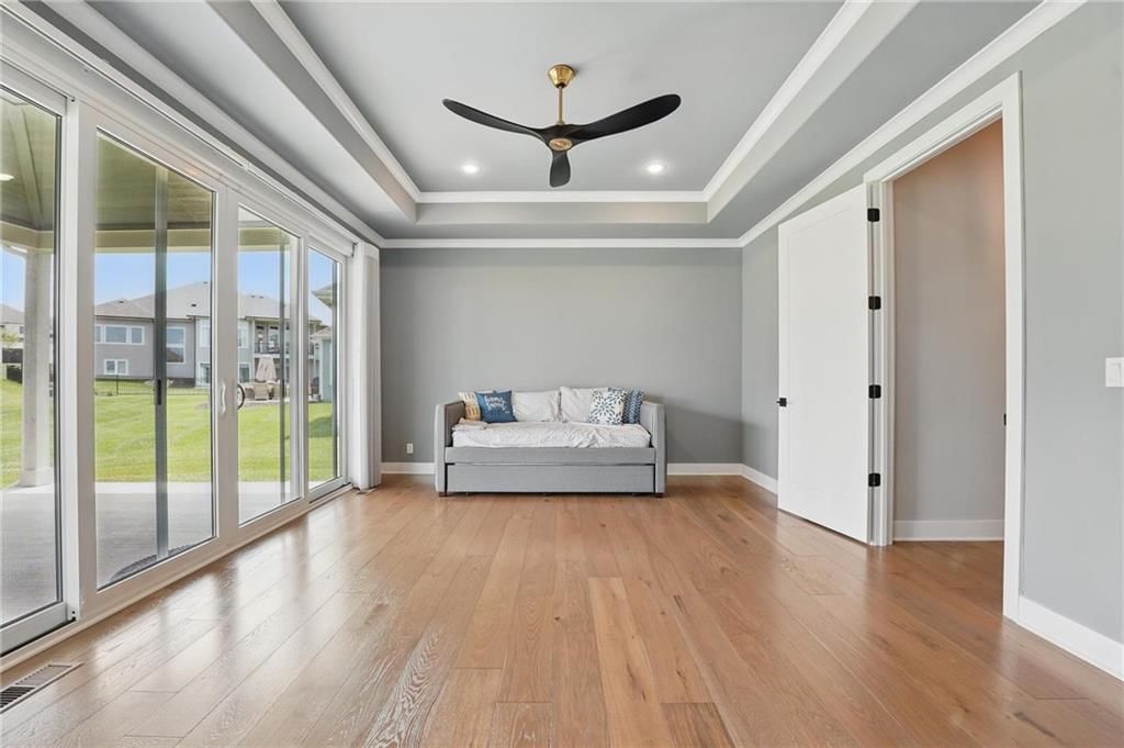 17137 Barton Street — photo 32