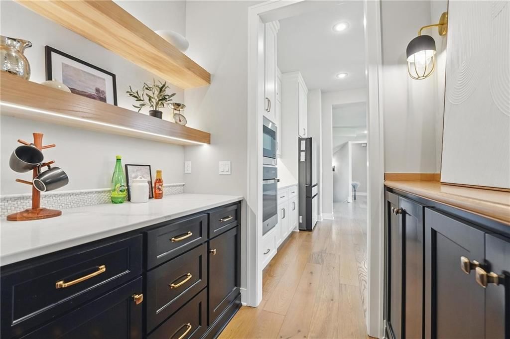 17137 Barton Street — photo 37