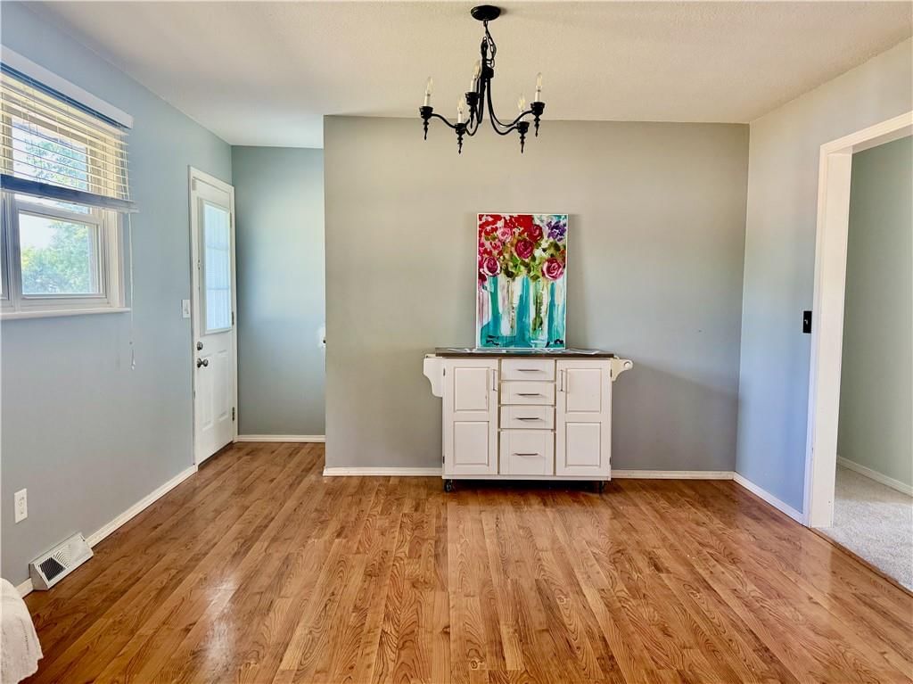 Photo 6 of 30 - 17824 Greentree Avenue