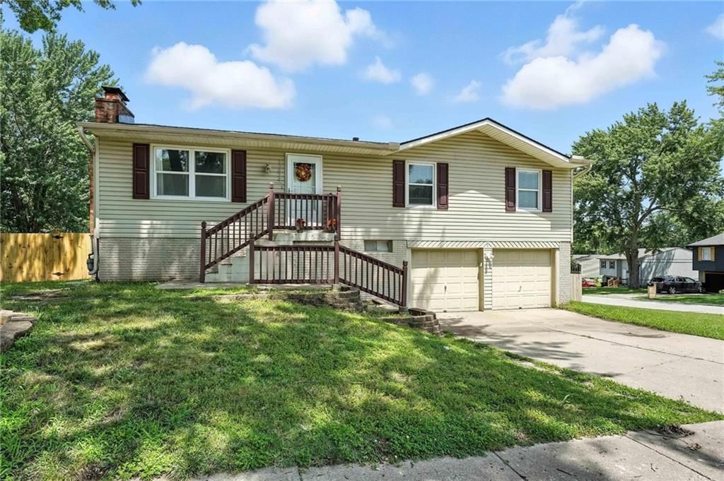 Photo 28 of 30 - 17824 Greentree Avenue