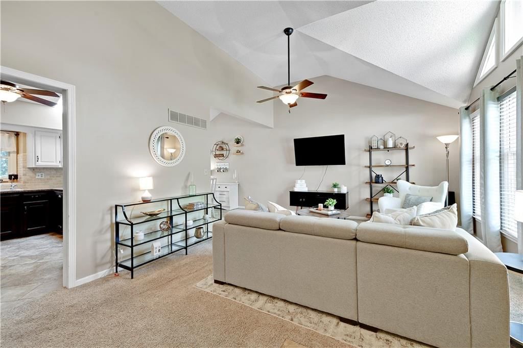 10105 NW 86th Street — photo 4