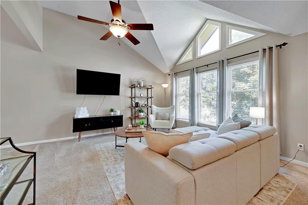 10105 NW 86th Street — photo 5