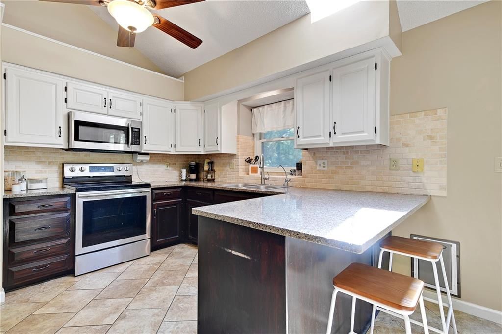 10105 NW 86th Street — photo 9