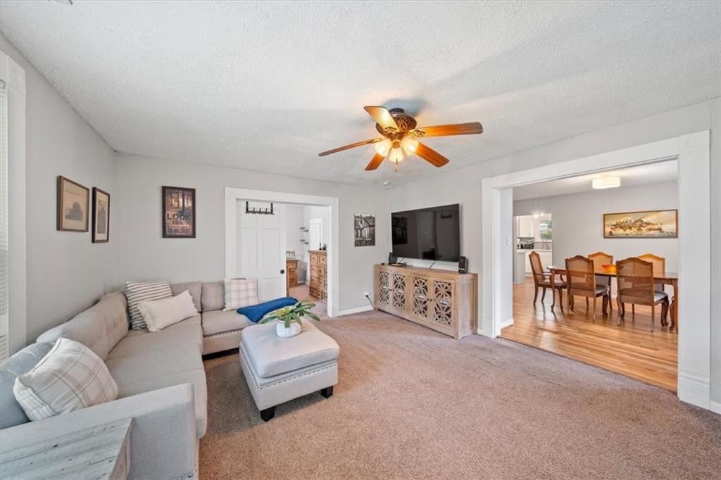 210 E Martin Street — photo 4