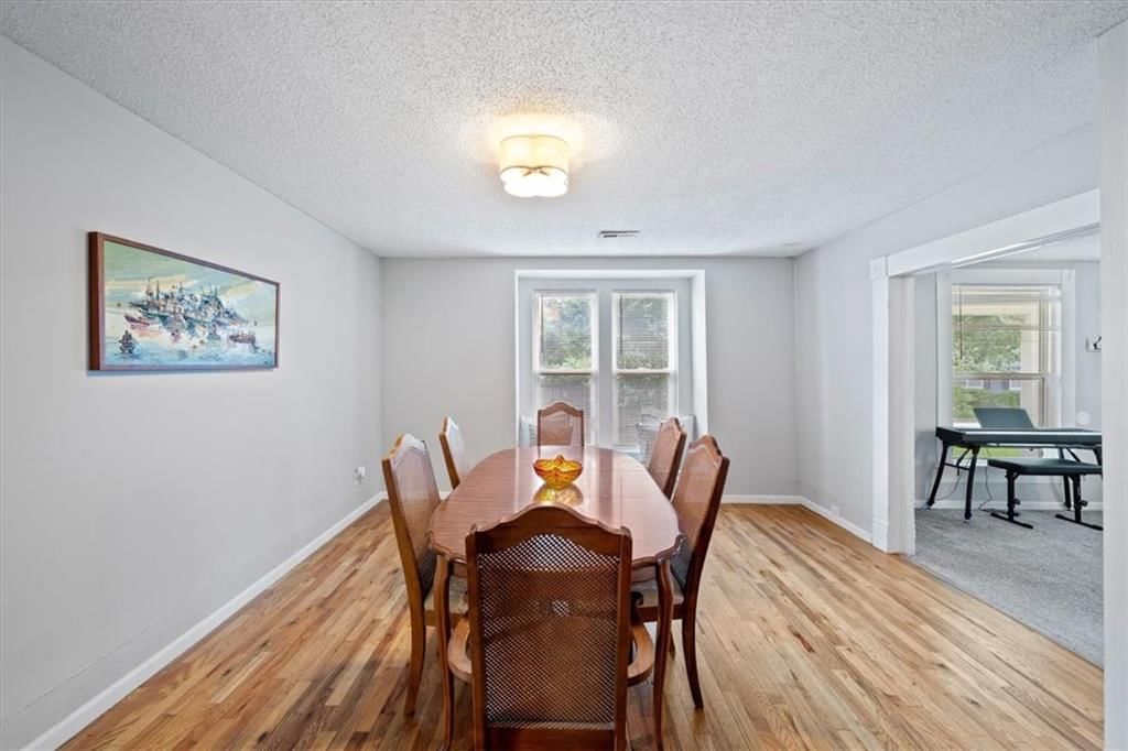210 E Martin Street — photo 10