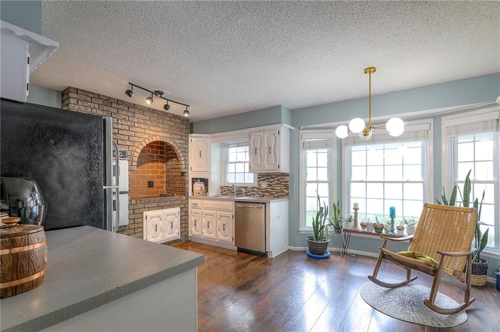 Photo 6 of 32 - 3908 SW 9TH Street