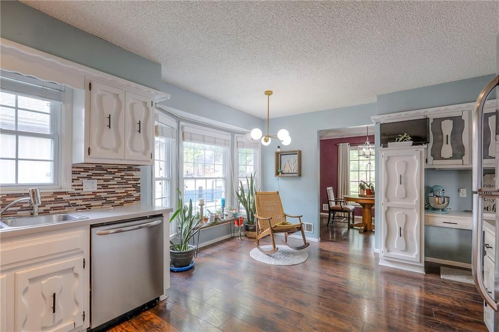 Photo 7 of 32 - 3908 SW 9TH Street