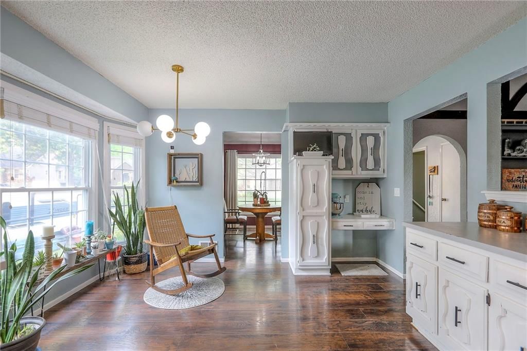 Photo 8 of 32 - 3908 SW 9TH Street