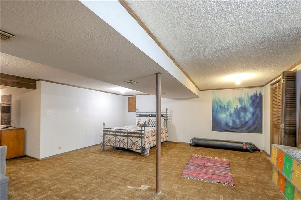 Photo 23 of 32 - 3908 SW 9TH Street
