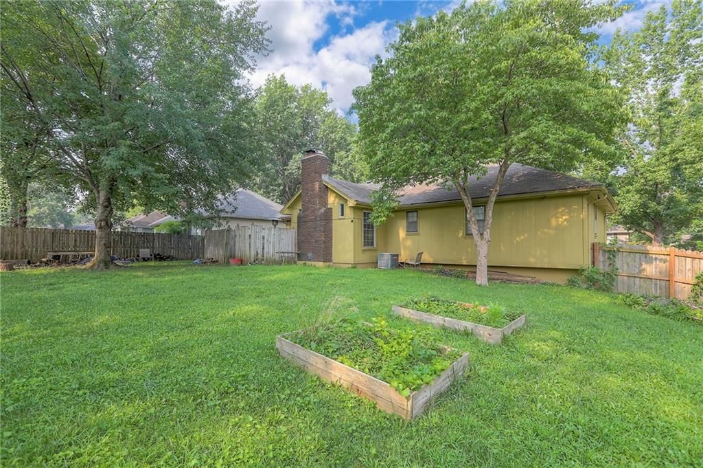 Photo 28 of 32 - 3908 SW 9TH Street