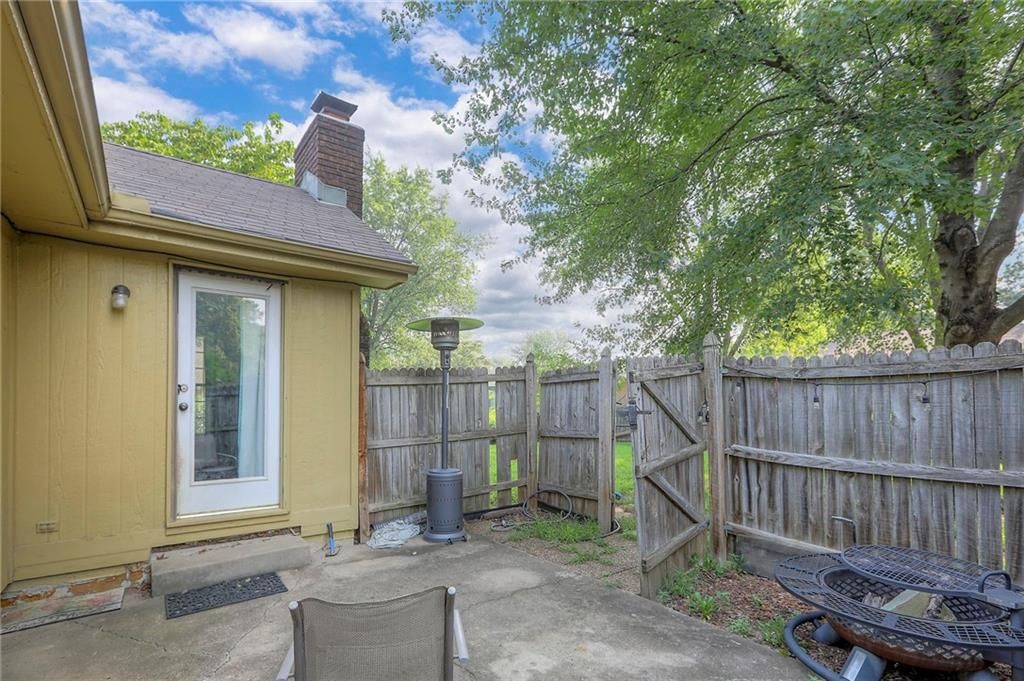 Photo 29 of 32 - 3908 SW 9TH Street