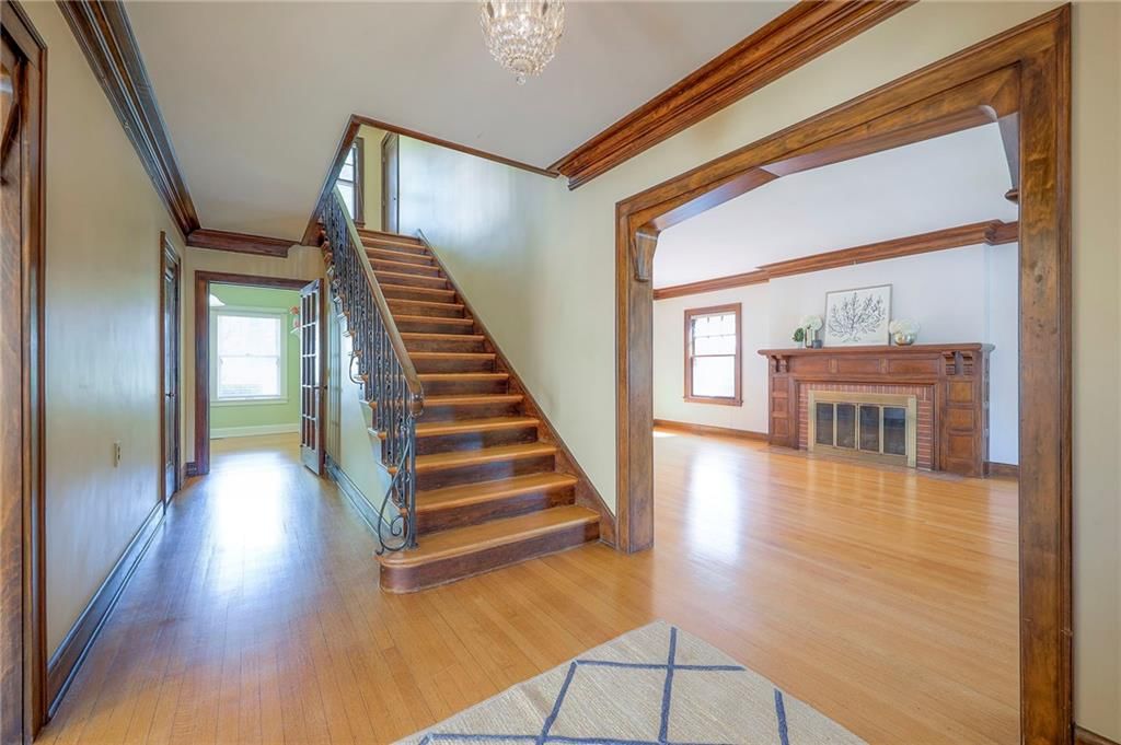 Photo 4 of 49 - 222 W 68th Street