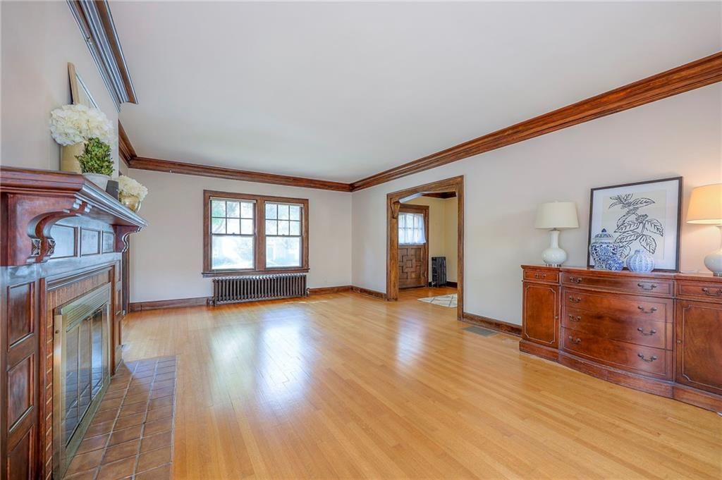 Photo 9 of 49 - 222 W 68th Street