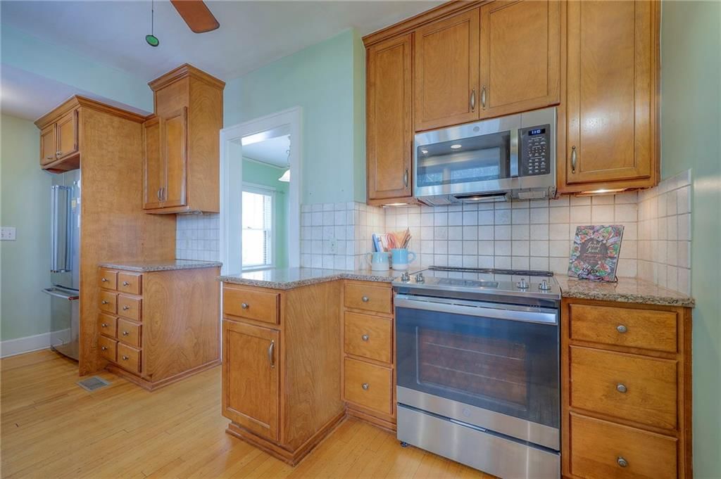 Photo 15 of 49 - 222 W 68th Street