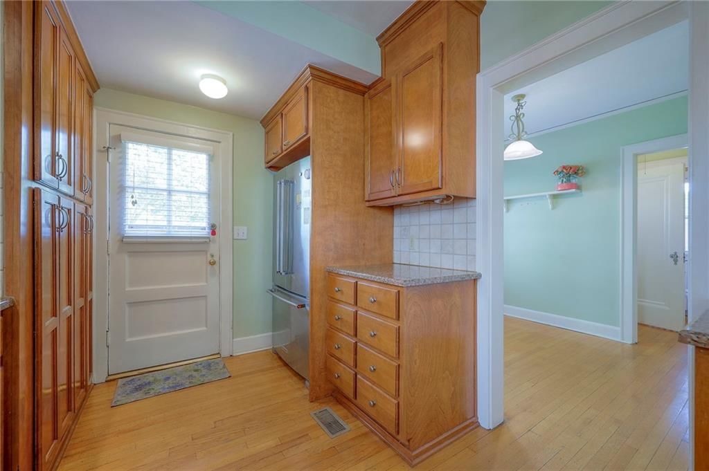 Photo 17 of 49 - 222 W 68th Street