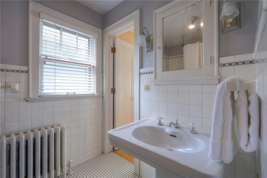 Photo 26 of 49 - 222 W 68th Street