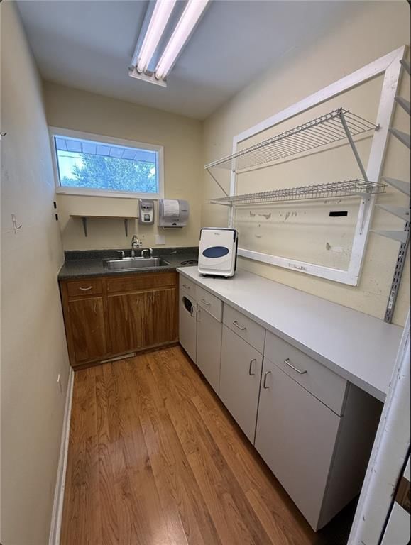 Photo 15 of 26 - 802 E Walnut Street