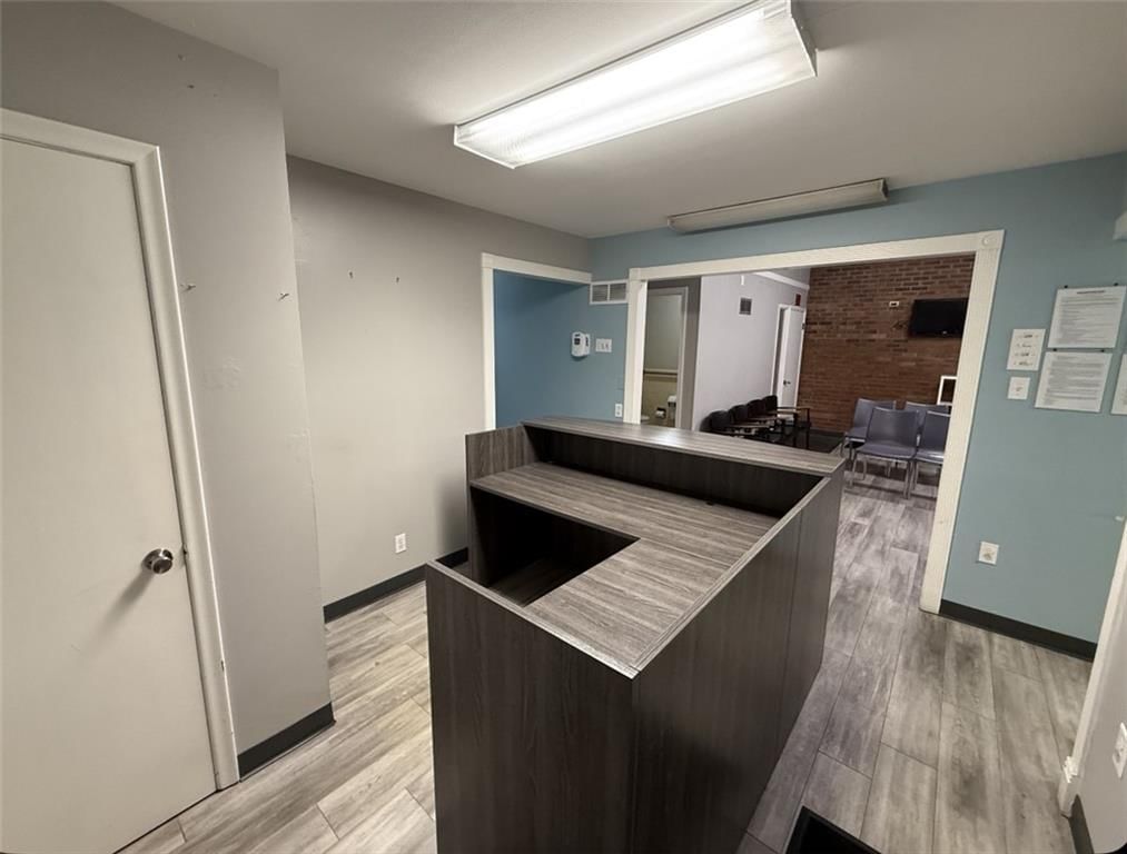 Photo 18 of 26 - 802 E Walnut Street