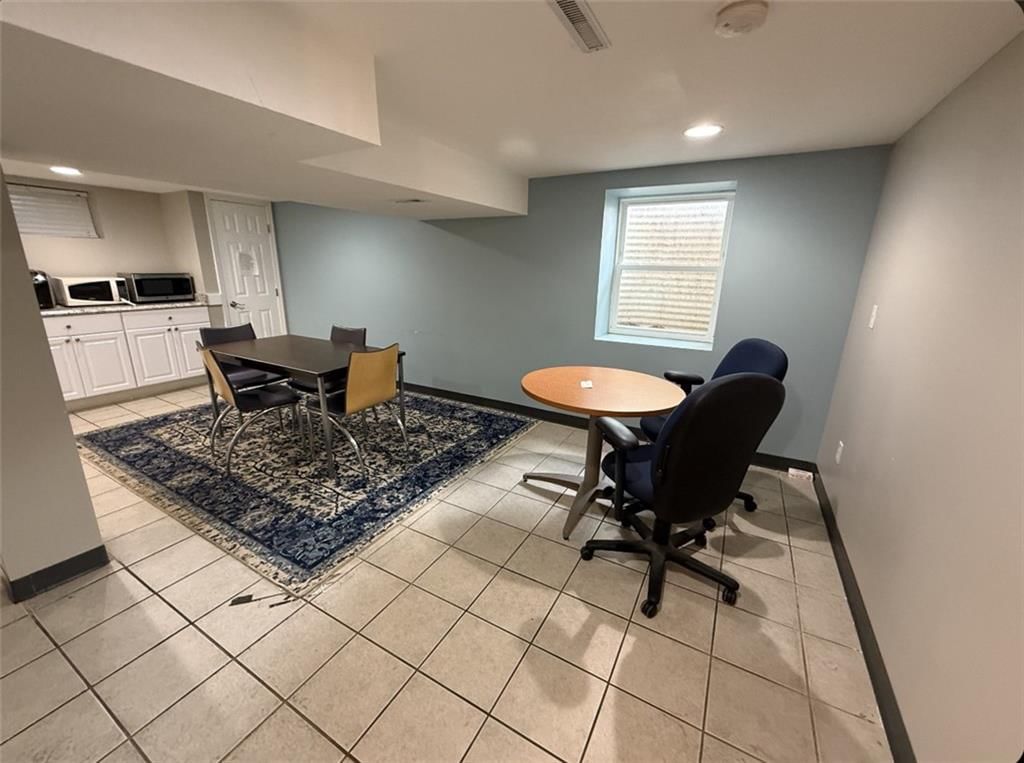Photo 20 of 26 - 802 E Walnut Street