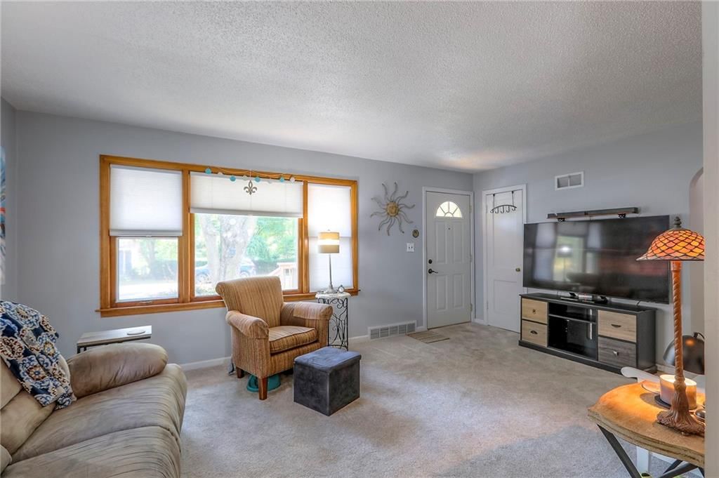 Photo 6 of 39 - 6804 LANE Avenue