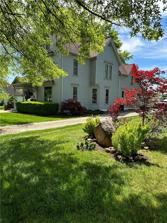 713 Brookfield Avenue, Brookfield, MO