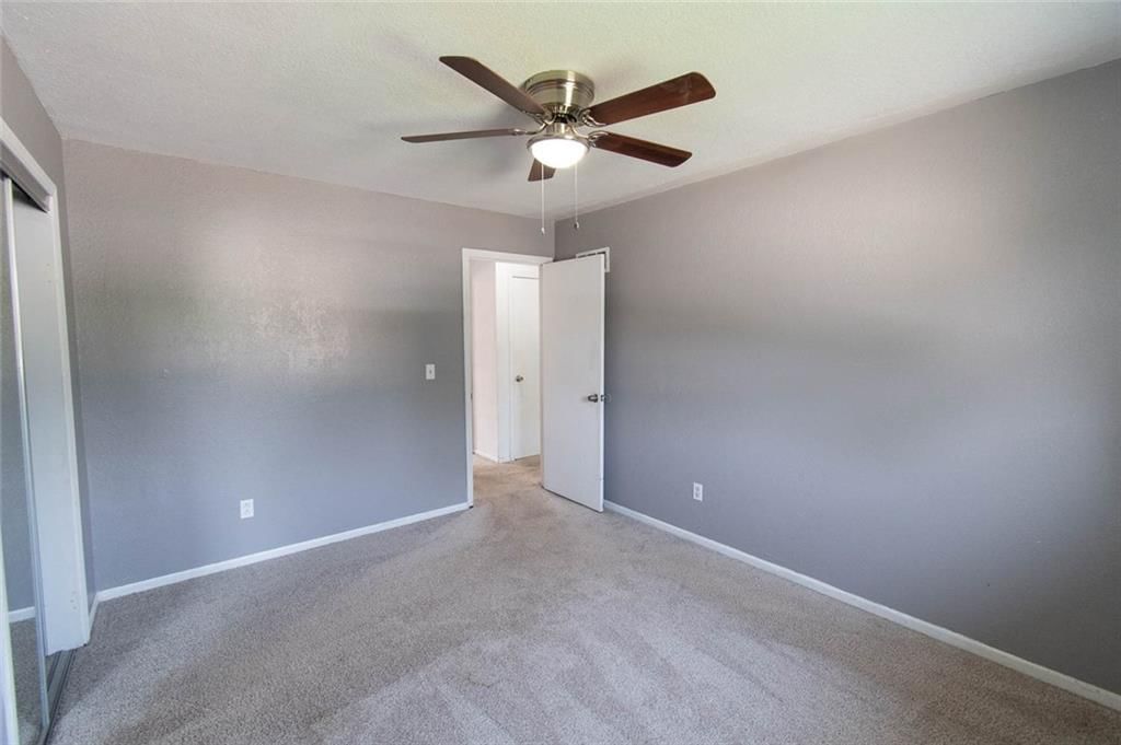Photo 14 of 26 - 16400 W 123rd Street