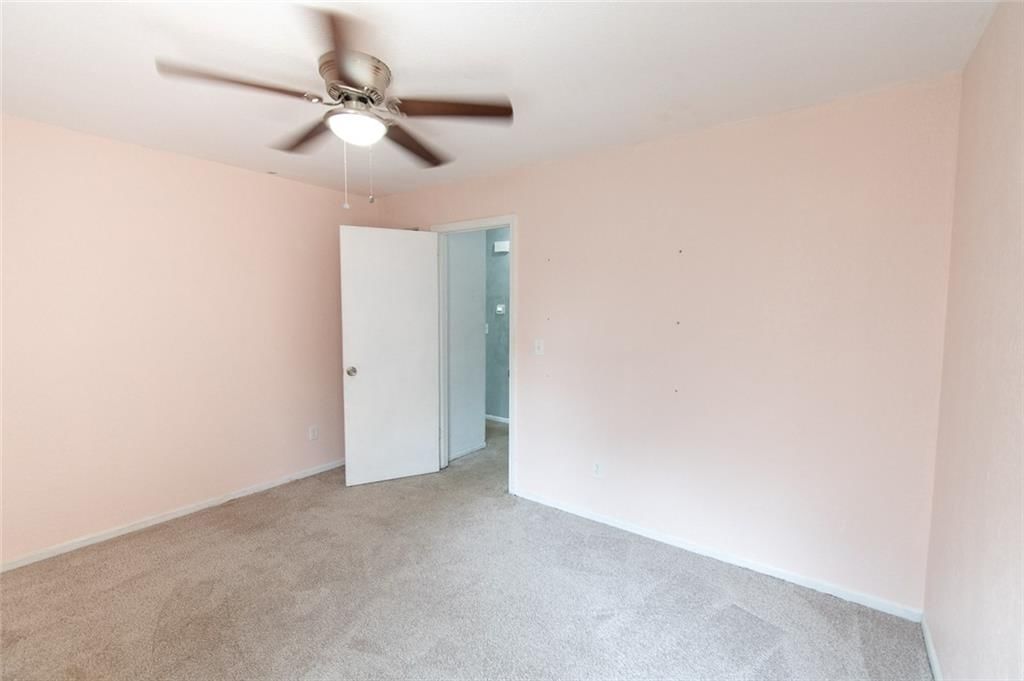 Photo 16 of 26 - 16400 W 123rd Street