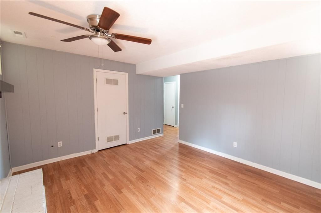 Photo 20 of 26 - 16400 W 123rd Street