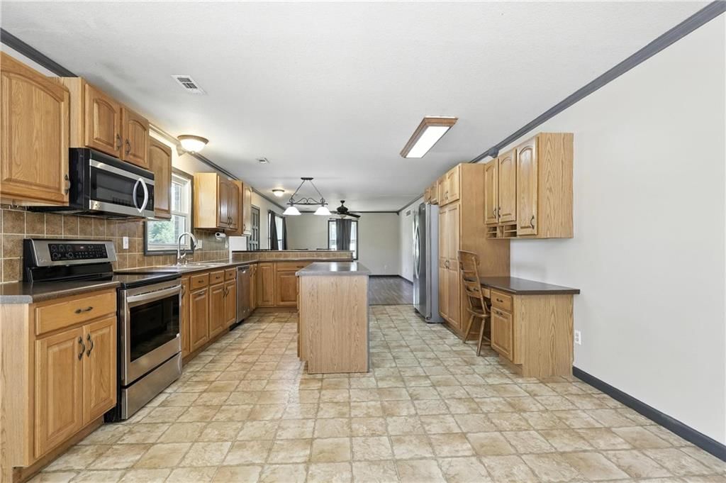 Photo 10 of 48 - 31785 Outlook Drive