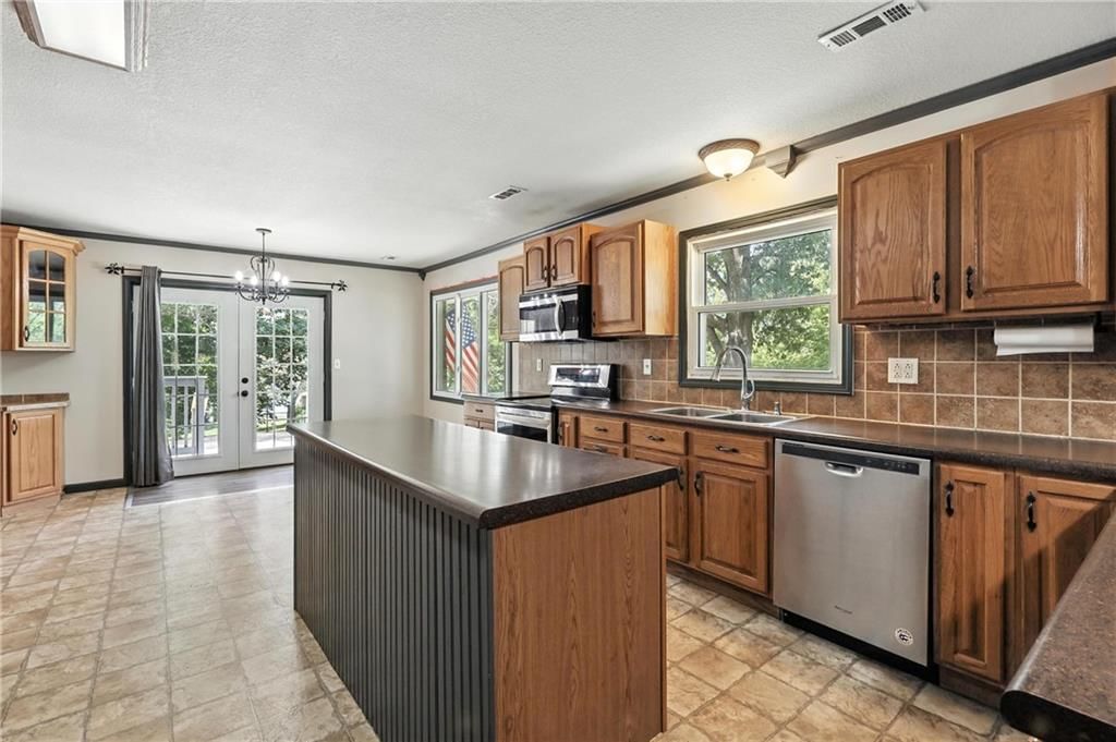 Photo 15 of 48 - 31785 Outlook Drive