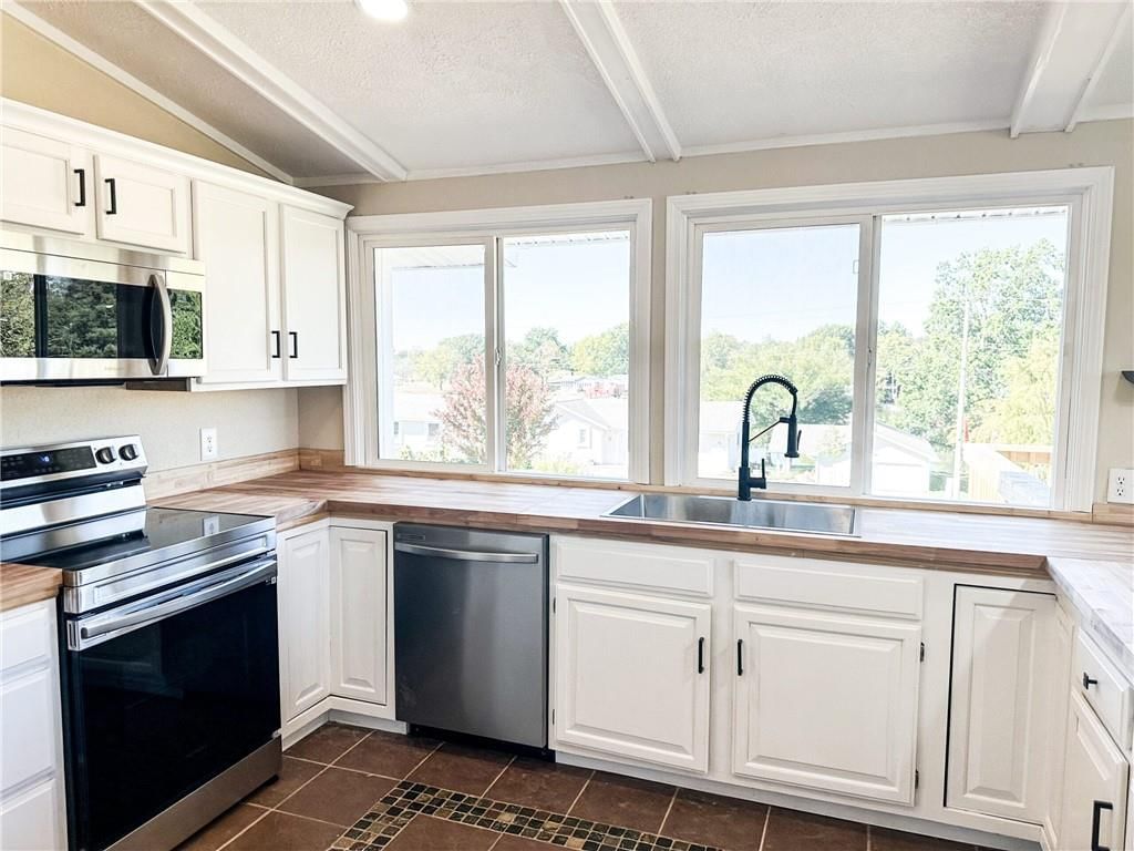 27152 Joiner Drive — photo 5