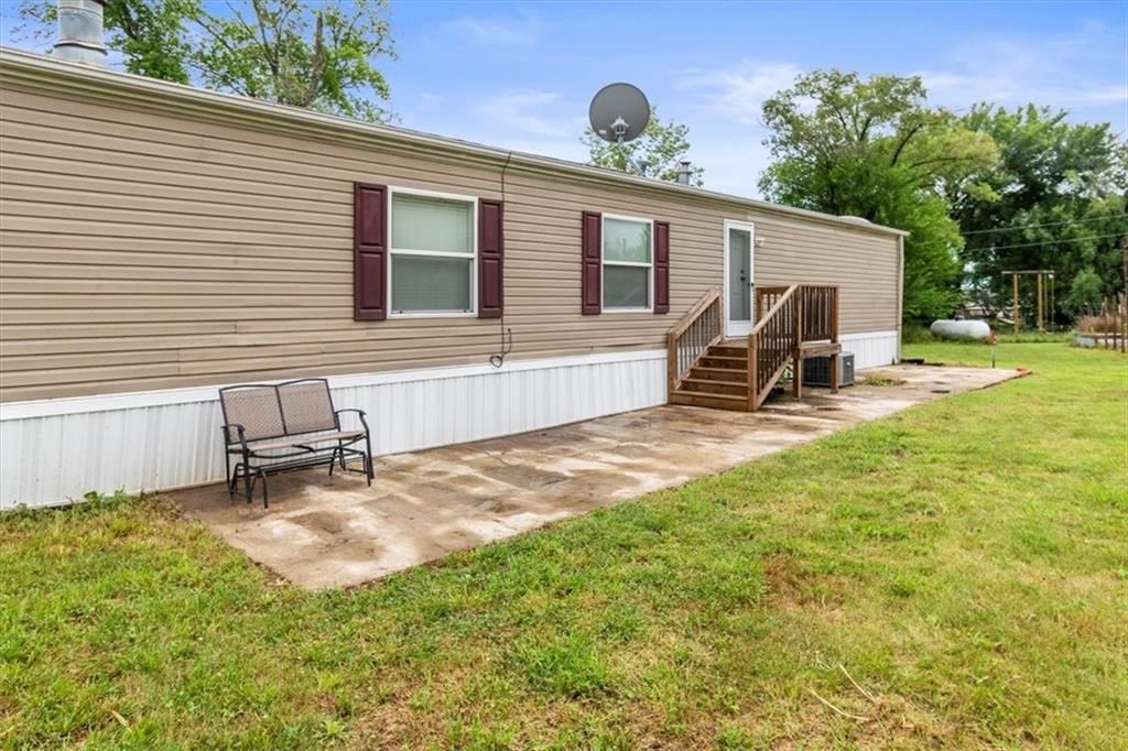Photo 8 of 29 - 24910 S Oak Avenue
