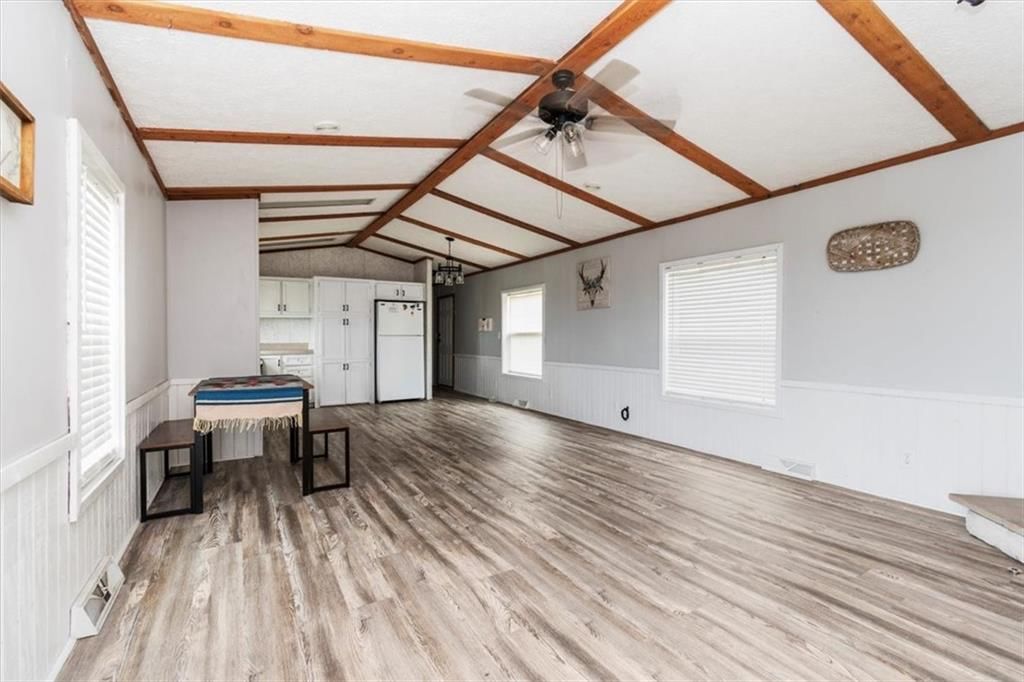 Photo 9 of 29 - 24910 S Oak Avenue