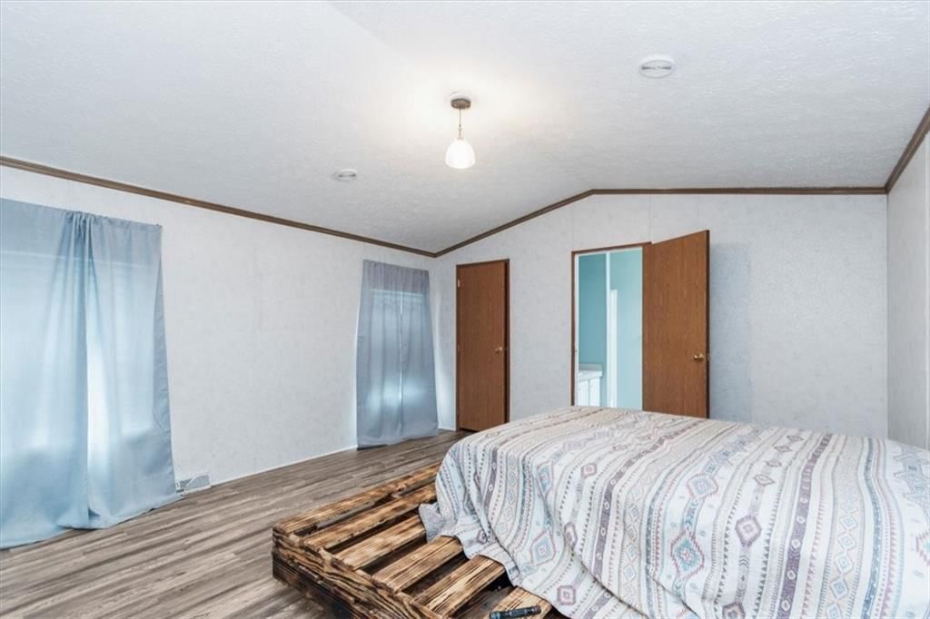 Photo 13 of 29 - 24910 S Oak Avenue