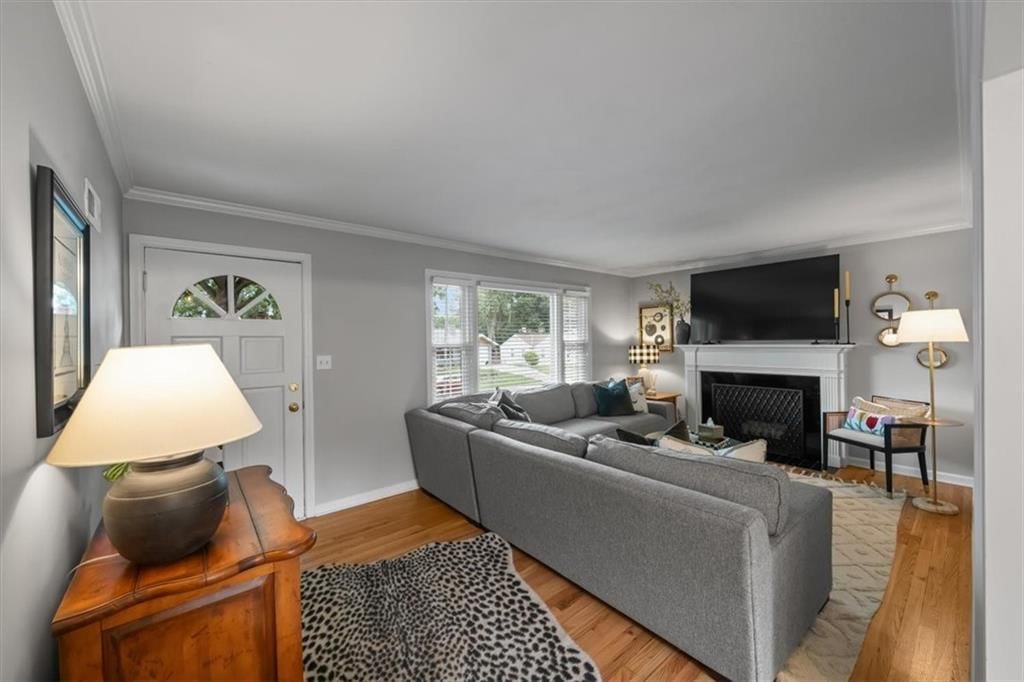Photo 5 of 27 - 5207 W 76th Street