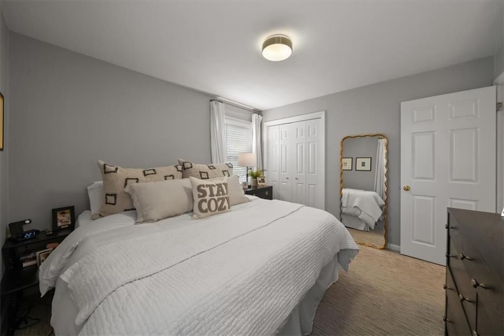 Photo 14 of 27 - 5207 W 76th Street