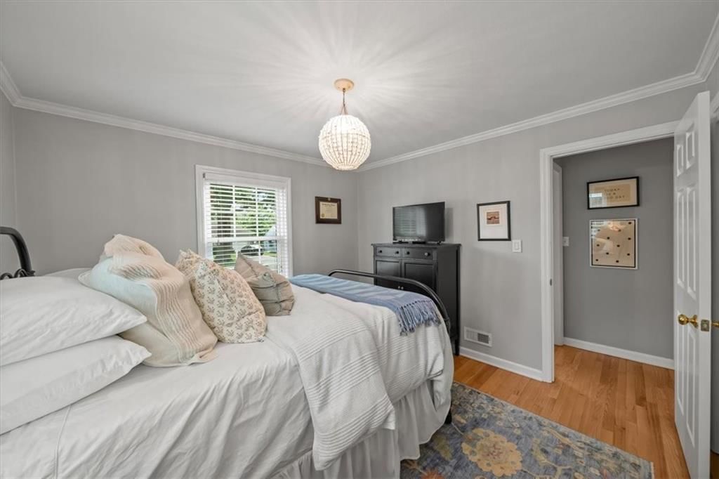 Photo 20 of 27 - 5207 W 76th Street