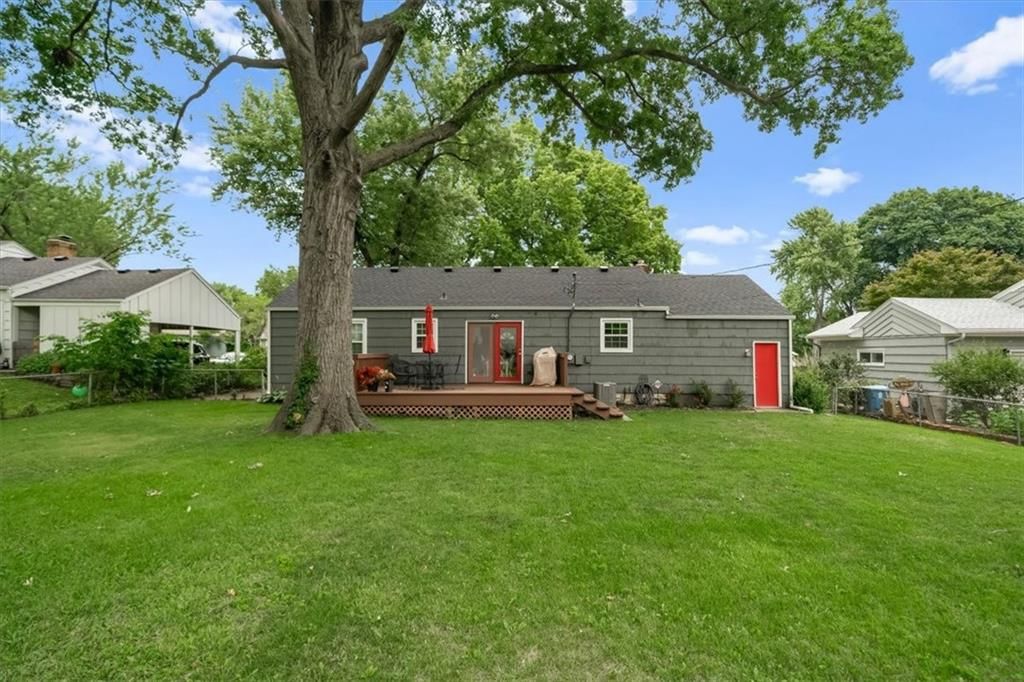 Photo 21 of 27 - 5207 W 76th Street