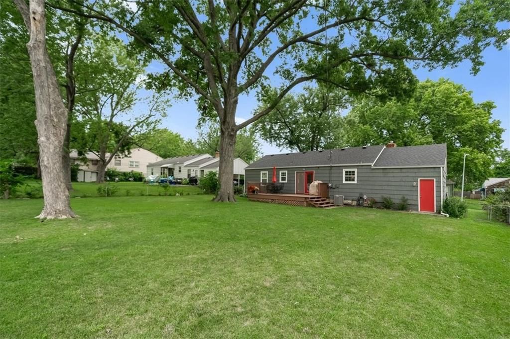 Photo 22 of 27 - 5207 W 76th Street