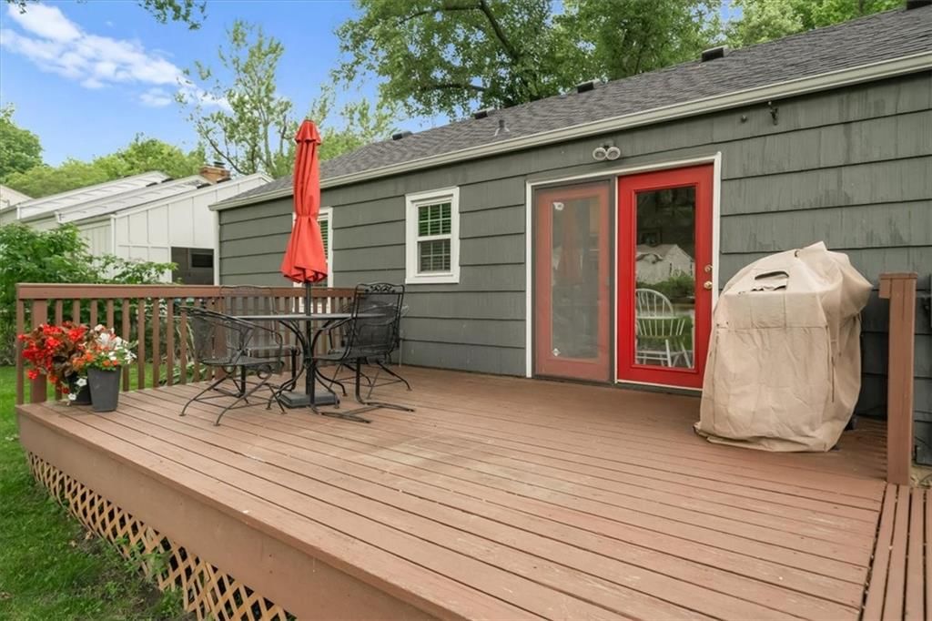 Photo 23 of 27 - 5207 W 76th Street