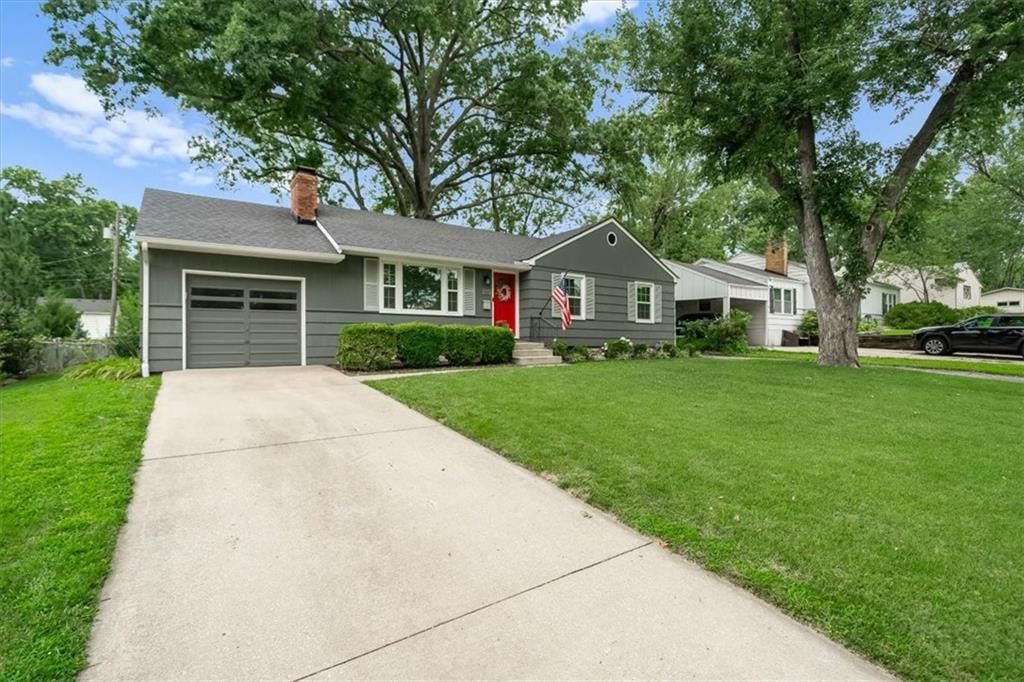 Photo 24 of 27 - 5207 W 76th Street