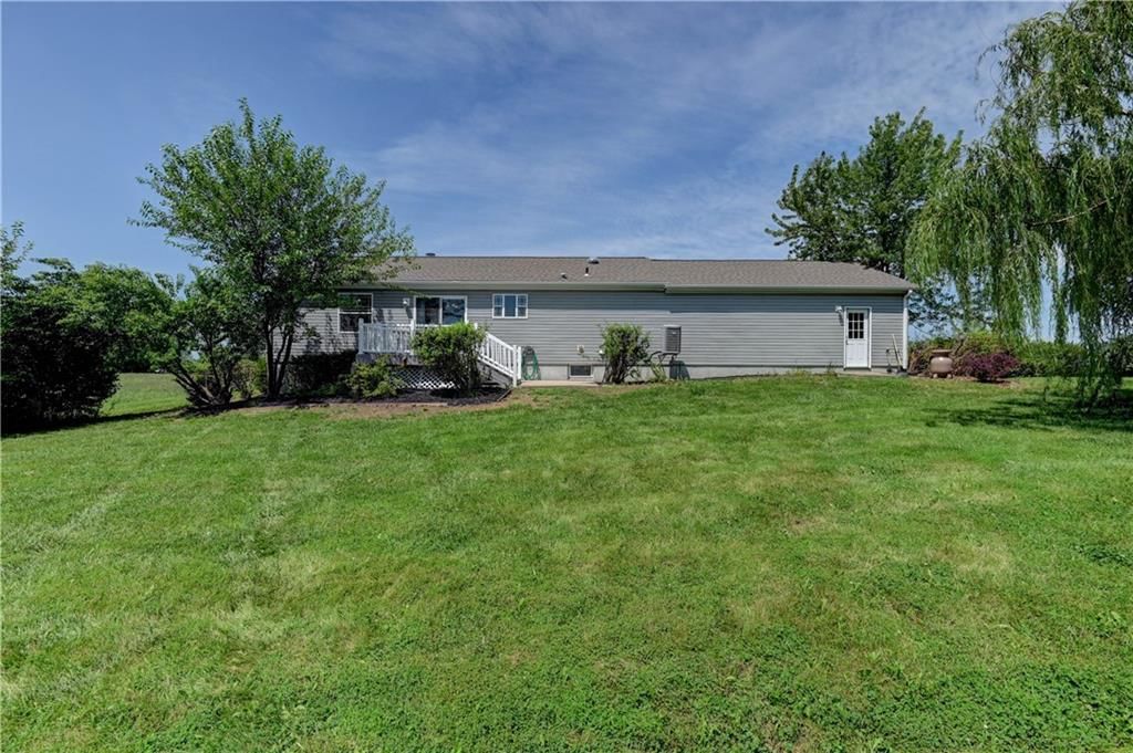 5775 SE W Highway — photo 39