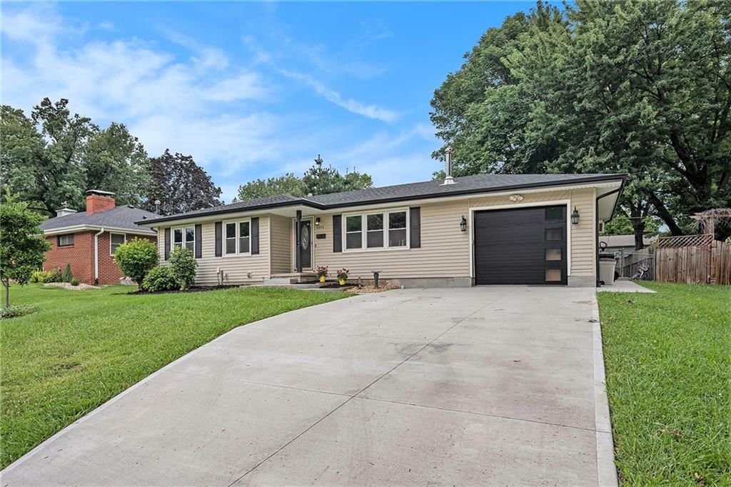 Photo 5 of 38 - 3205 Doniphan Avenue