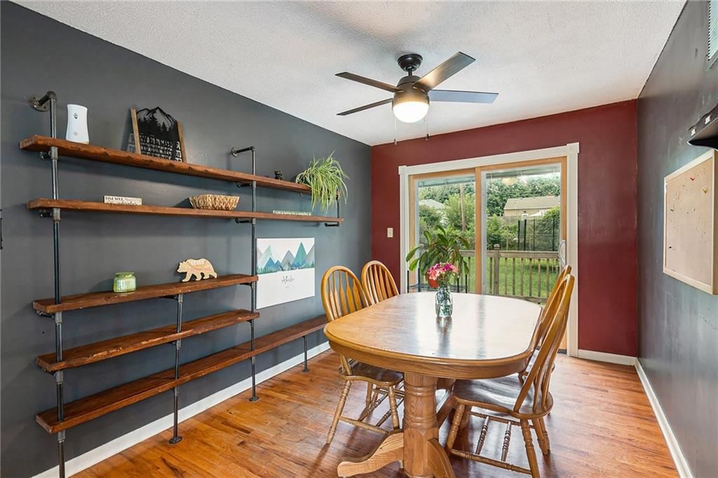 Photo 10 of 38 - 3205 Doniphan Avenue